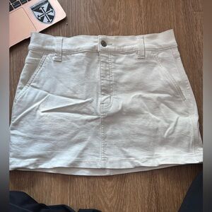 Cute white Daze skirt